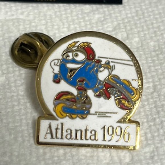NEW VTG Olympics 1996 Atlanta Mascot Izzy Roller Blading Hat Lapel Tack Pin - Picture 3 of 4